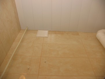 Реечный потолок в ванной