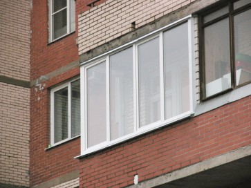 Внешний вид остекленного балкона